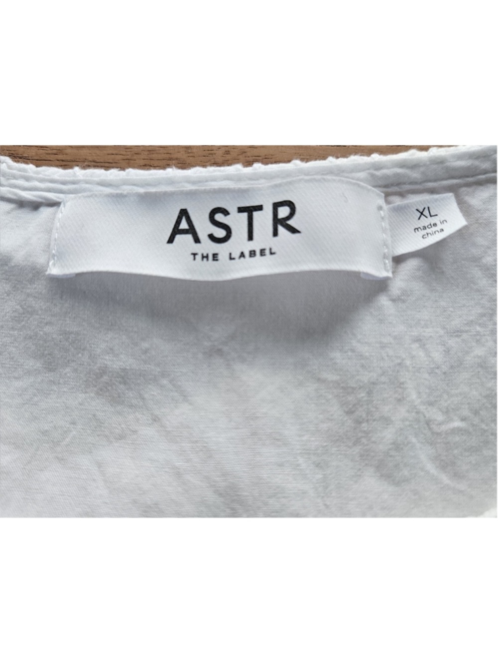 ASTR the Label Alix Rose White Eyelet Tie Front Peplum Puff Sleeve Top Size XL - Picture 4 of 5